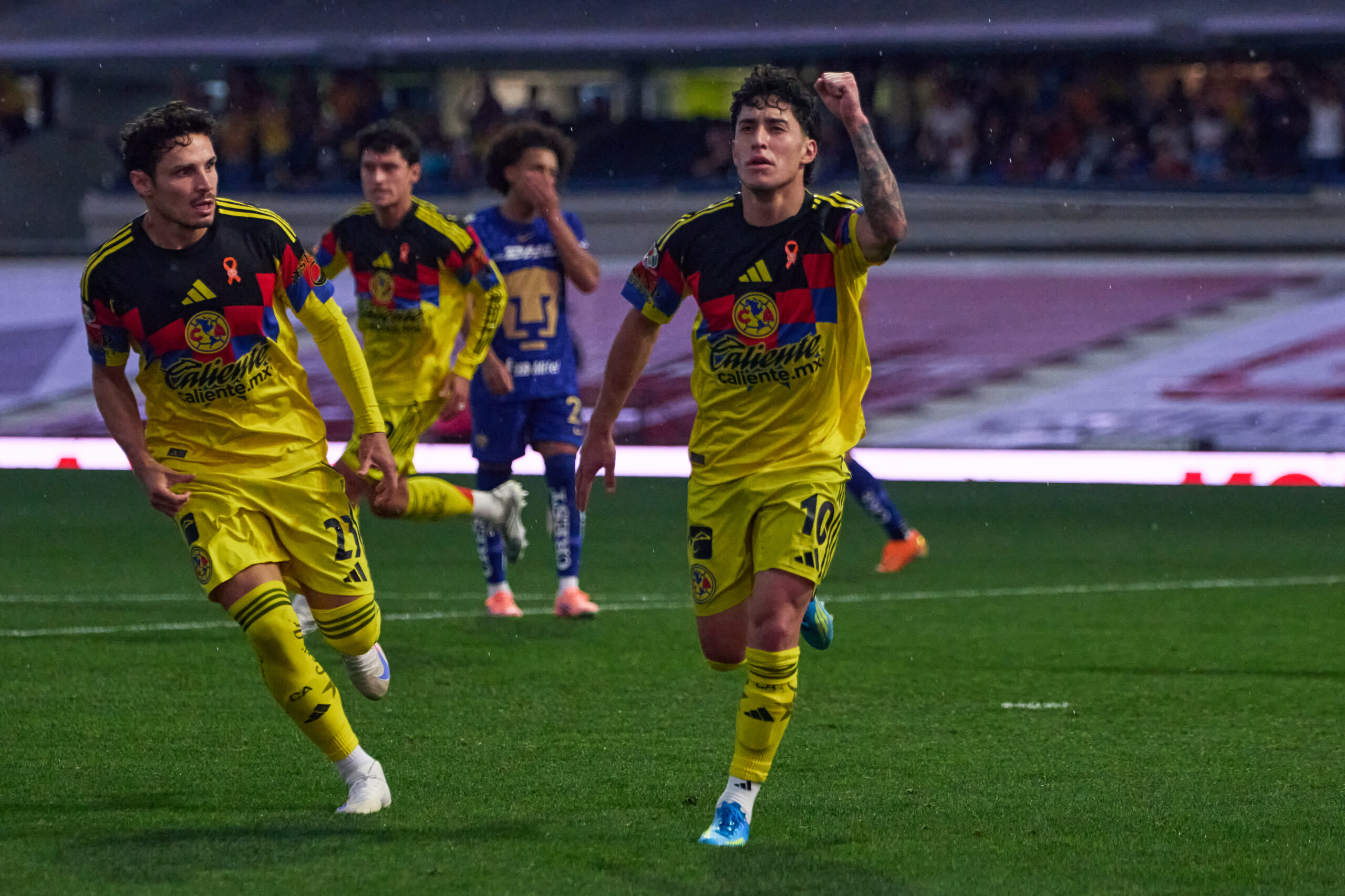 América remonta y empareja los cuartos de final en la Ida, 3-3 un encuentro con muchas dudas arbitrales